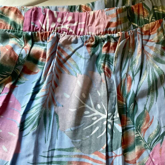 Women’s two piece skirt and top set - Picture 6 of 6